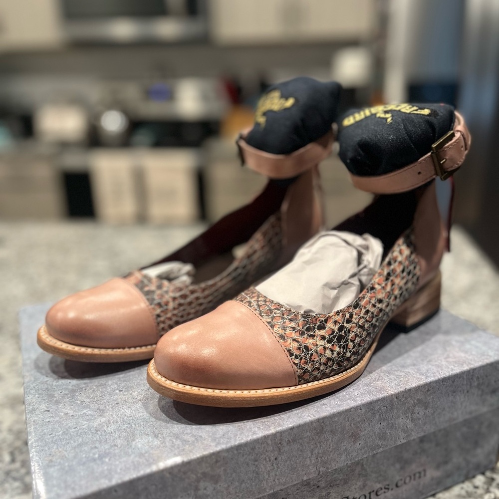 Brand new, never worn FREEBIRD shoes!